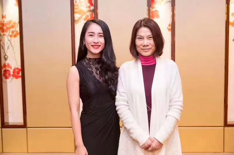 艾尚美业携手柳婉琴一起见证《总裁高效演讲》(图4) 艾尚美业携手柳婉琴一起见证《总裁高效演讲》(图4)
