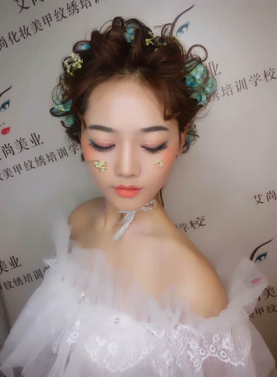 【美妆】同一个模特，不同的化妆风格(图2)
