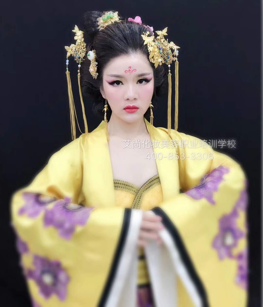 艾尚美业专三班今日所学习唐装造型(图5)
