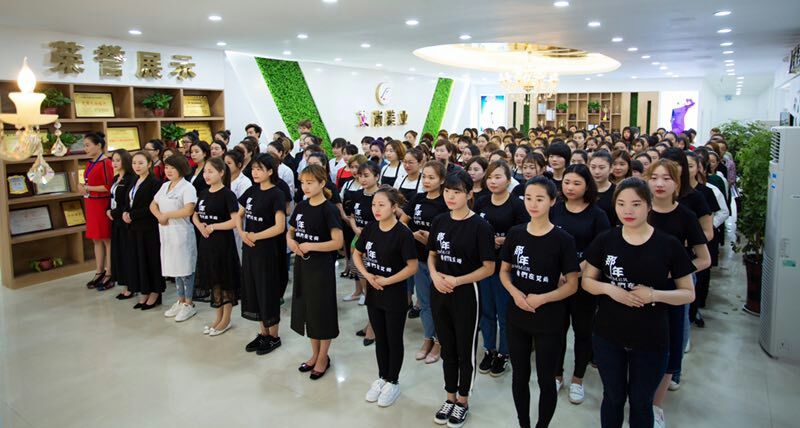 美甲小白学美甲需要注意事项【漯河艾尚}(图2) 美甲小白学美甲需要注意事项【漯河艾尚}(图2)